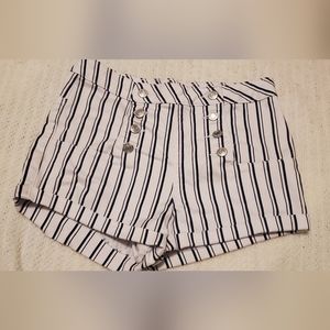 Shorts blue/white stripe Rue 21 size 5/6